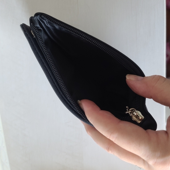 Guess Wallet - Picture 4 of 4